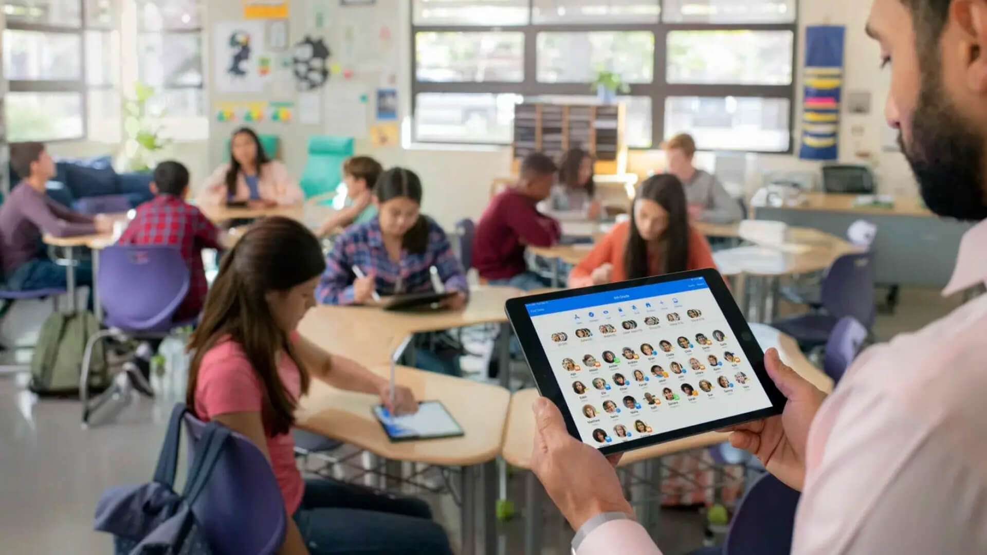 Apple - Simplifiez les transitions avec l’app En classe