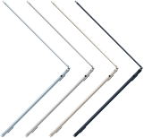 Quatre ordinateurs portables Apple ouverts de différentes couleurs, vus de côté pour mettre en avant la finesse du produit, et légèrement inclinés.