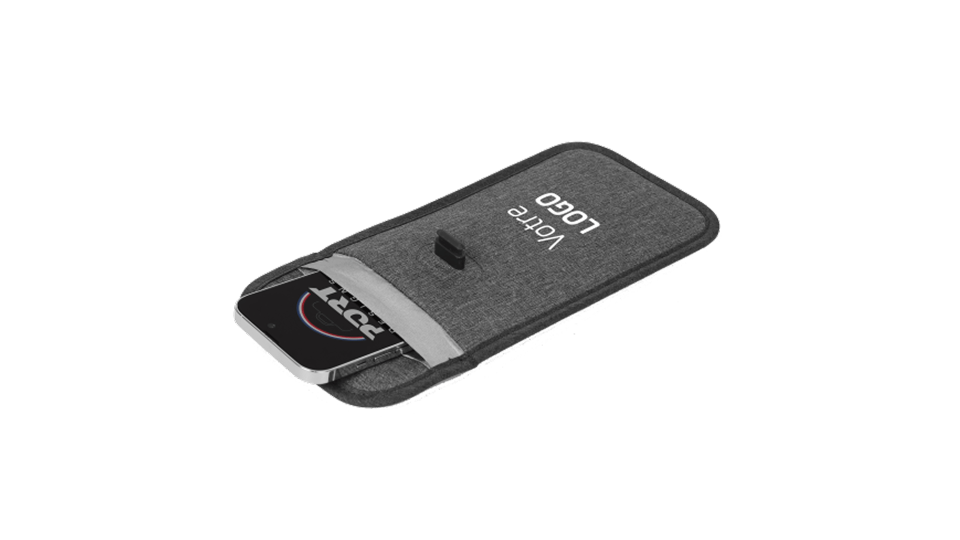 Vue de trois-quarts d'une housse de protection FONOF pour smartphone en tissu gris posée à plat sur un fond clair. Un téléphone, affichant le logo 'Port Designs' sur son écran, est partiellement inséré dans l'étui. La surface de la pochette présente la mention 'Votre LOGO' en blanc, indiquant l'emplacement de la personnalisation.