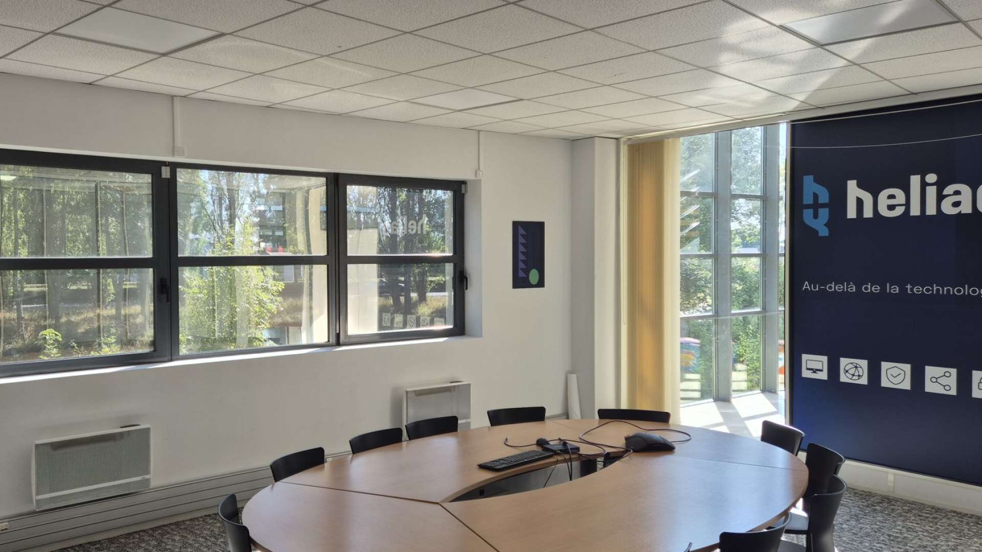 Photo d'une salle de réunion de l'agence Heliaq Rouen